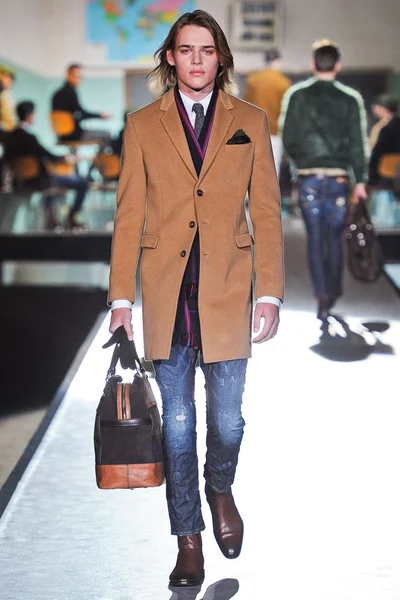 Look 9